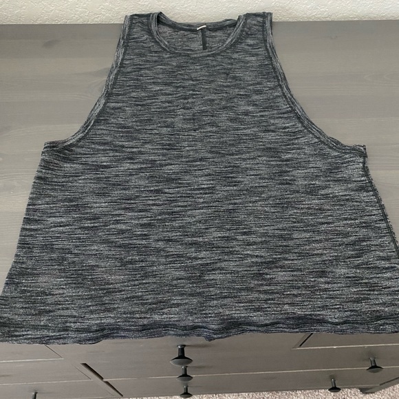 Lululemon Size 6 Tank Top - Picture 2 of 3